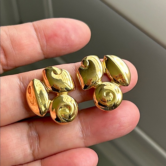 🖤Vintage mirrored goldtone clip earrings - Picture 1 of 9
